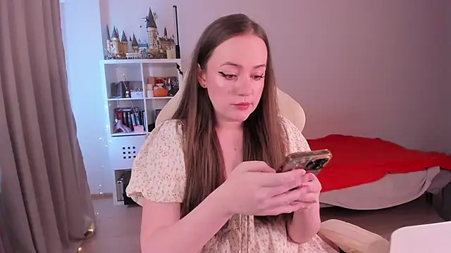 Snapshot of WalkingGirl chatting on 18, 10, 2025 WalkingGirl online show from 18, 10, 2025