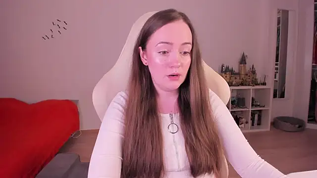 WalkingGirl online show from 9, 11, 2025