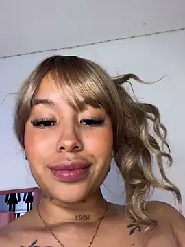 MarieLeon online show from 22, 3, 2025