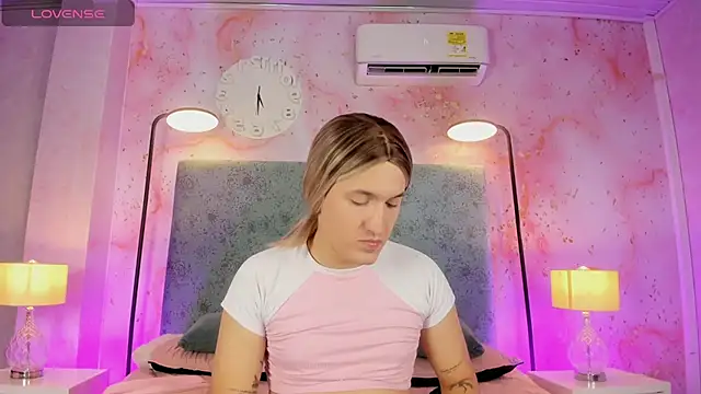 Snapshot of JESSI_NAOMI chatting on 9, 11, 2025 JESSI NAOMI online show from 9, 11, 2025