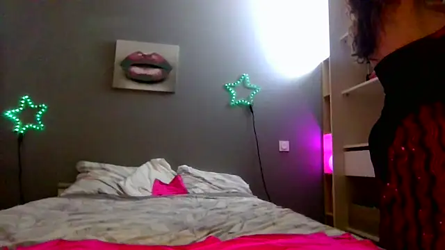 Snapshot of Stripgirl31 chatting on 3, 12, 2024 Stripgirl31 online show from 3, 12, 2024