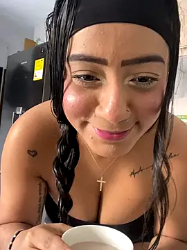 Snapshot of Gema-lexy chatting on 14, 12, 2025 Gema-lexy online show from 14, 12, 2025