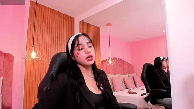 Snapshot of ariel_jonees chatting on 4, 2, 2025 ariel jonees online show from 4, 2, 2025