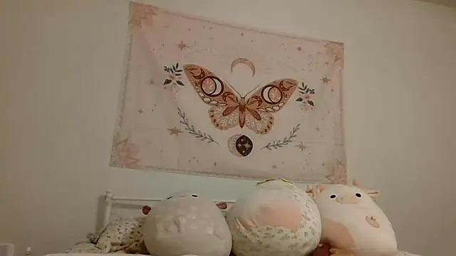 Snapshot of averietheangel chatting on 6, 1, 2025 averietheangel online show from 6, 1, 2025