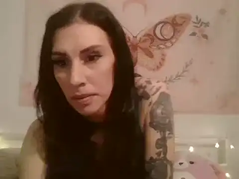 Snapshot of averietheangel chatting on 9, 3, 2025 averietheangel online show from 9, 3, 2025