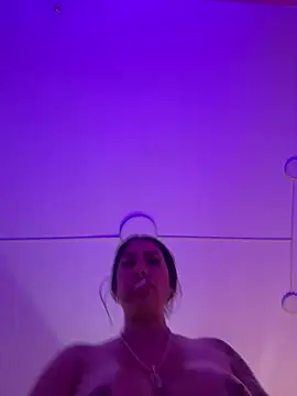 kiim taaylor online show from 22, 2, 2025