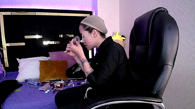 Snapshot of Bunny_O chatting on 11, 11, 2025 Bunny O online show from 11, 11, 2025