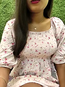 Snapshot of yhona_darling chatting on 5, 4, 2026 yhona darling online show from 5, 4, 2026