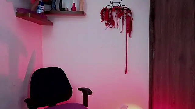 Snapshot of avans_15 chatting on 28, 11, 2025 avans 15 online show from 28, 11, 2025