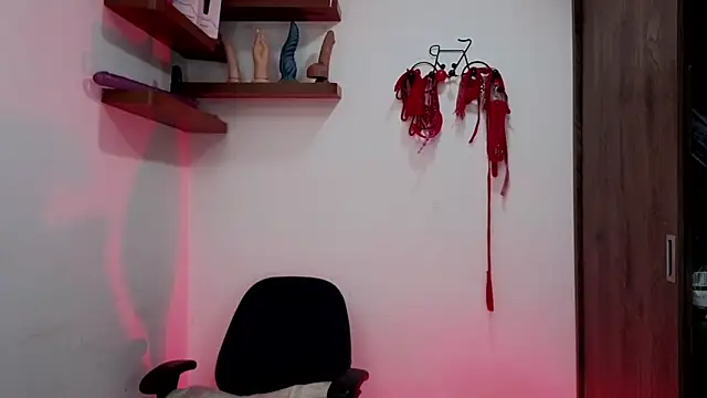 Snapshot of avans_15 chatting on 2, 12, 2025 avans 15 online show from 2, 12, 2025