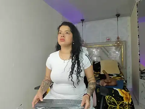 Snapshot of alexa-cooper- chatting on 21, 3, 2026 alexa-cooper- online show from 21, 3, 2026
