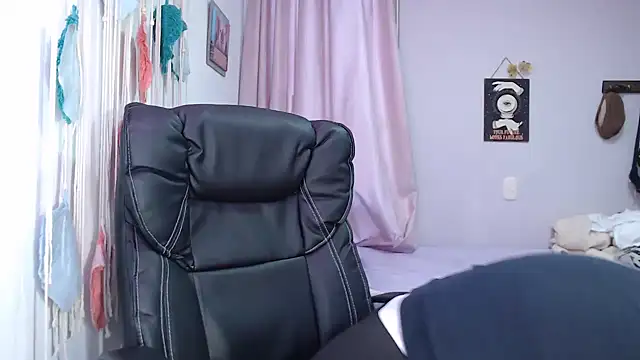 Snapshot of yulieth_anamar chatting on 16, 12, 2024 yulieth anamar online show from 16, 12, 2024