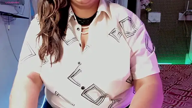 Snapshot of Gulabi_Queen chatting on 5, 3, 2025 Gulabi Queen online show from 5, 3, 2025