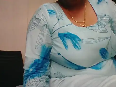 Cute Kashmira99 online show from 18, 12, 2025