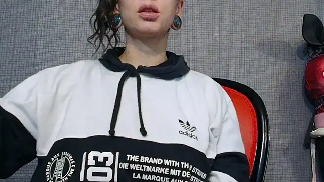 LusstCruella online show from 6, 3, 2025