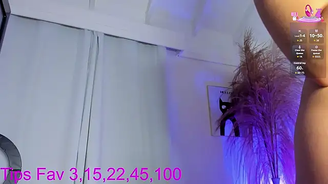 Snapshot of Martina_Miiller chatting on 12, 11, 2025 Martina Miiller online show from 12, 11, 2025