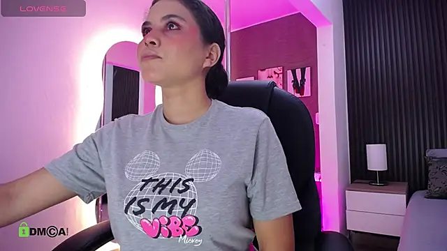 Snapshot of natasha__jackson chatting on 5, 10, 2025 natasha jackson online show from 5, 10, 2025