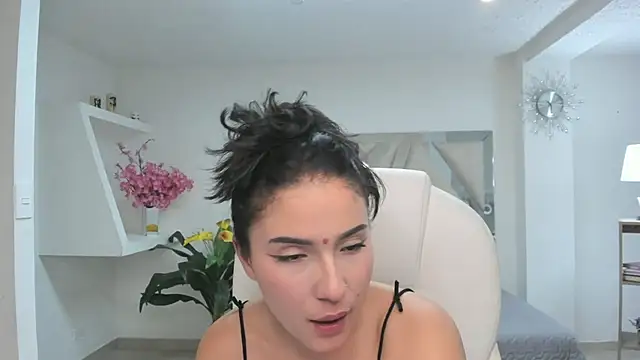 kendaall jenner  online show from 1, 2, 2025