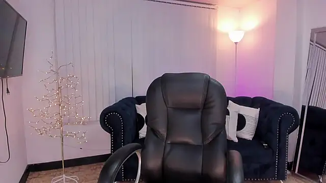 kendaall jenner  online show from 7, 2, 2025