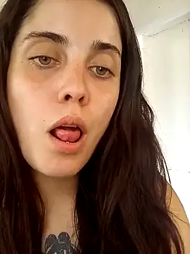 lucylovles online show from 28, 1, 2025