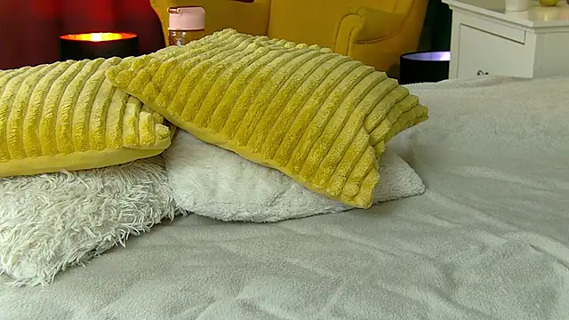 Snapshot of Foxxxy_MILF chatting on 22, 2, 2025 Foxxxy MILF online show from 22, 2, 2025