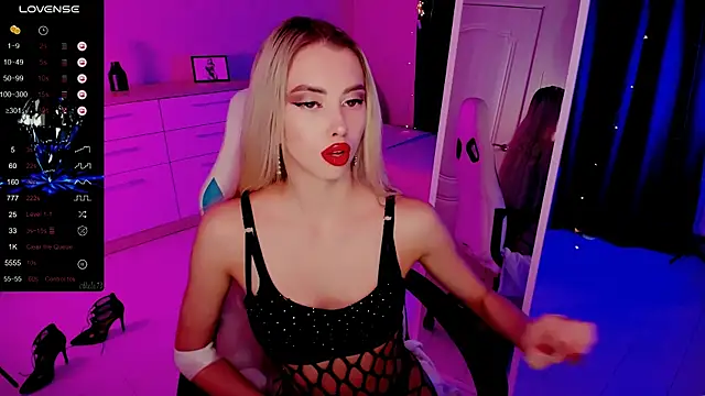 Emilia Klar online show from 8, 11, 2025