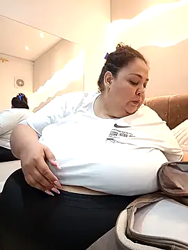 Snapshot of Alisson_am chatting on 26, 11, 2025 Alisson am online show from 26, 11, 2025