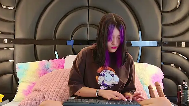 AlliciaKim online show from 10, 1, 2025