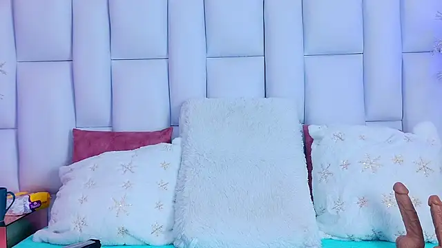 AlliciaKim online show from 13, 1, 2025