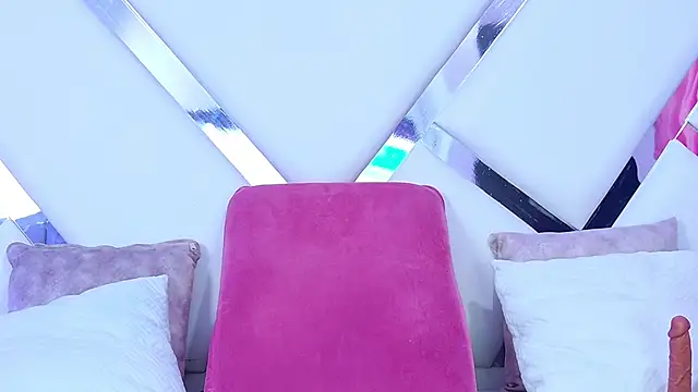 AlliciaKim online show from 15, 1, 2025