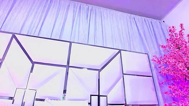 AlliciaKim online show from 12, 4, 2026