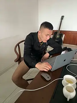 Snapshot of ShaoZian_1 chatting on 16, 11, 2025 ShaoZian 1 online show from 16, 11, 2025