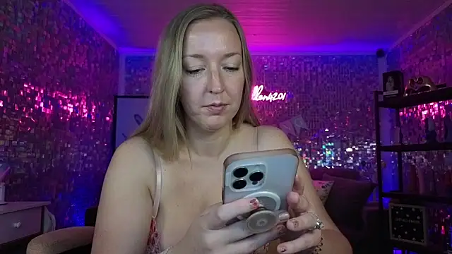 lucyallen4201 online show from 20, 4, 2026