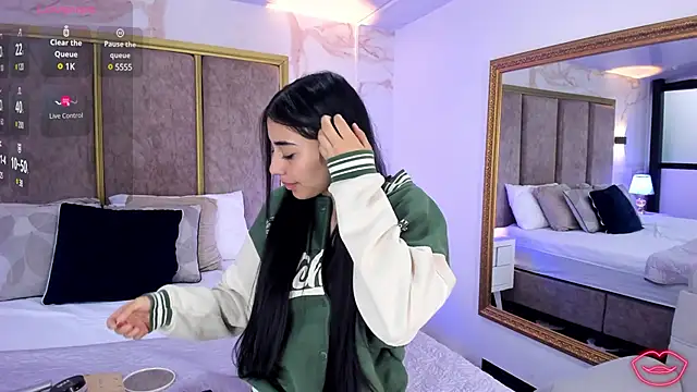 Snapshot of JulietaCheerr chatting on 27, 12, 2024 JulietaCheerr online show from 27, 12, 2024