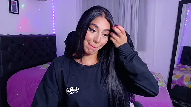 Snapshot of JulietaCheerr chatting on 6, 10, 2025 JulietaCheerr online show from 6, 10, 2025