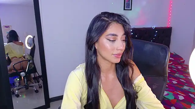 Snapshot of JulietaCheerr chatting on 17, 12, 2025 JulietaCheerr online show from 17, 12, 2025