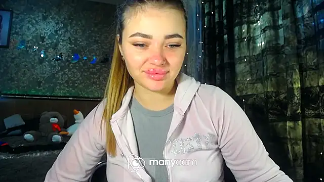 Snapshot of BonnyShy chatting on 3, 11, 2025 BonnyShy online show from 3, 11, 2025