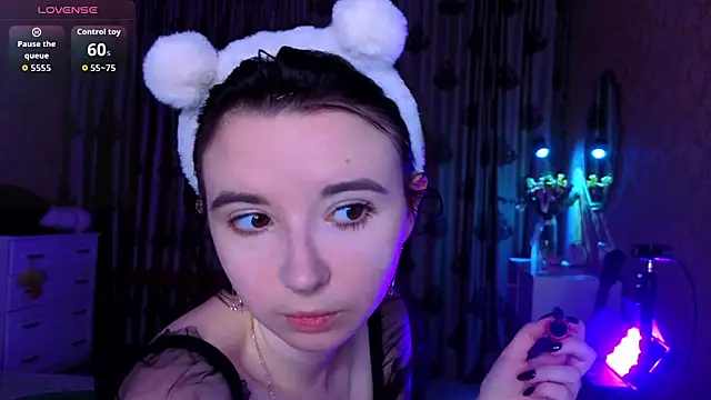 Nora Failure online show from 7, 11, 2025