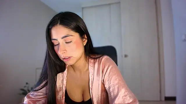 auroracaruso11 online show from 12, 6, 2026