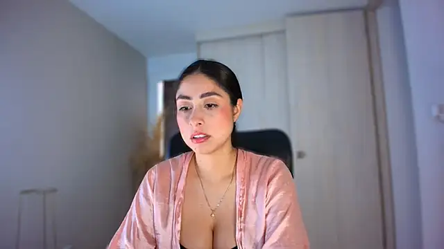 auroracaruso11 online show from 13, 7, 2026
