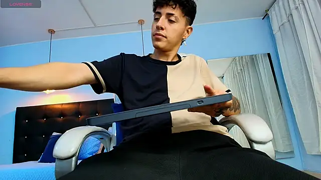 Lobo 17  online show from 18, 2, 2025