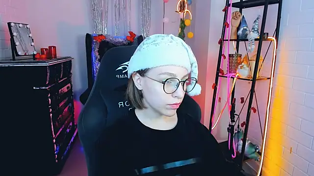 Snapshot of AphexQueen chatting on 25, 12, 2024 AphexQueen online show from 25, 12, 2024