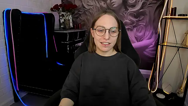 Snapshot of AphexQueen chatting on 14, 2, 2025 AphexQueen online show from 14, 2, 2025