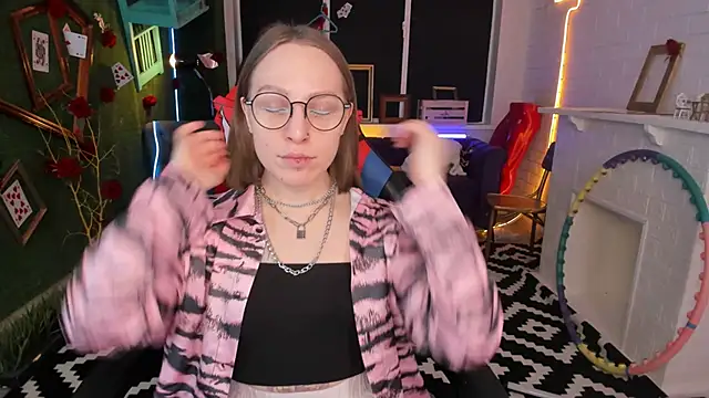 Snapshot of AphexQueen chatting on 26, 2, 2025 AphexQueen online show from 26, 2, 2025