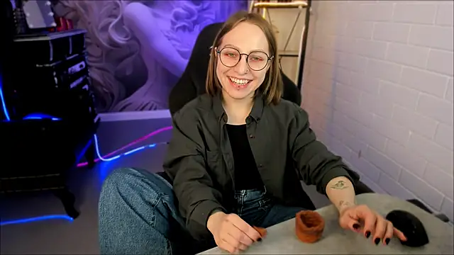 Snapshot of AphexQueen chatting on 27, 2, 2025 AphexQueen online show from 27, 2, 2025