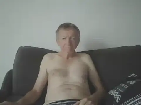 naturiste974 online show from 7, 3, 2025