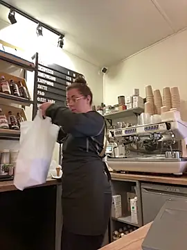 cinnabon  online show from 19, 10, 2025