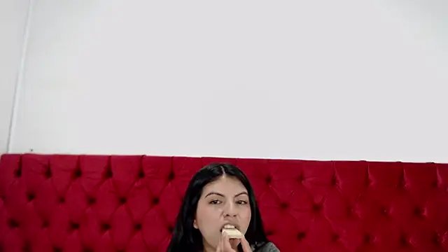 CarolineBrunx online show from 14, 2, 2025