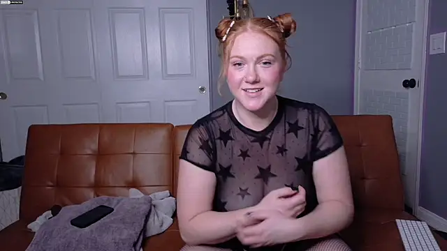 Snapshot of Scarlettredff chatting on 1, 11, 2025 Scarlettredff online show from 1, 11, 2025