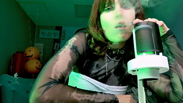 Snapshot of LolaAsmus chatting on 31, 10, 2025 LolaAsmus online show from 31, 10, 2025